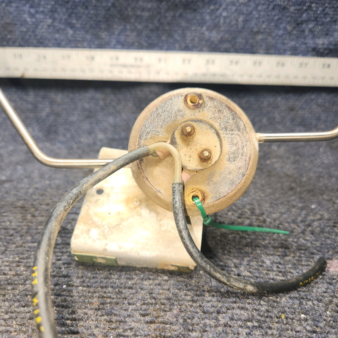 Used aircraft parts for sale, 451-273 Piper PA28-140 Omni Receiving Antenna