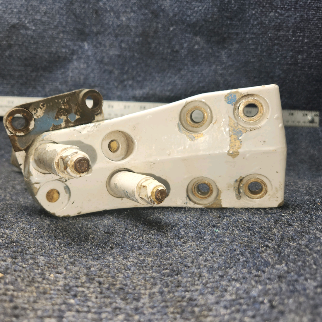 Used aircraft parts for sale, 701042-1 American Gruman A1A AXLE MAIN LANDING GEAR