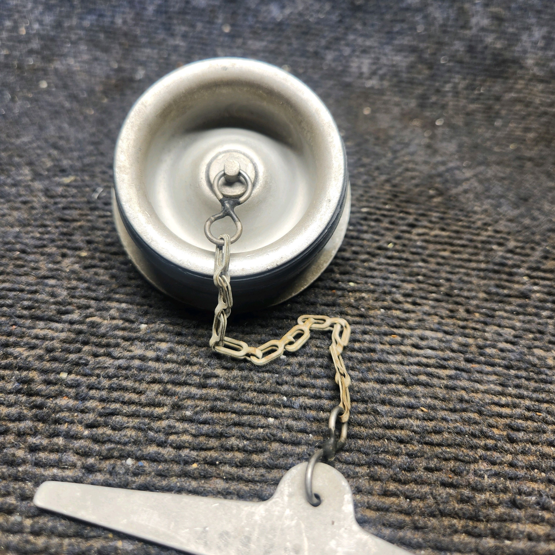 Used aircraft parts for sale, 35-921526-32 Beechcraft 35-33 Fuel Cap Assembly