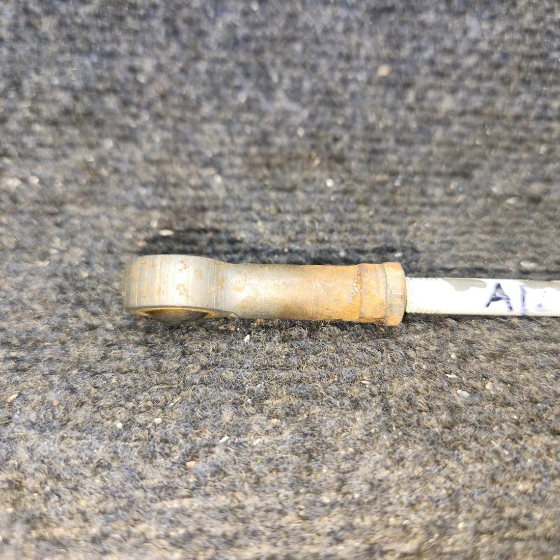 Used aircraft parts for sale, 0523218-2 cessna 150G Aileron Push-Pull Rod Assembly
