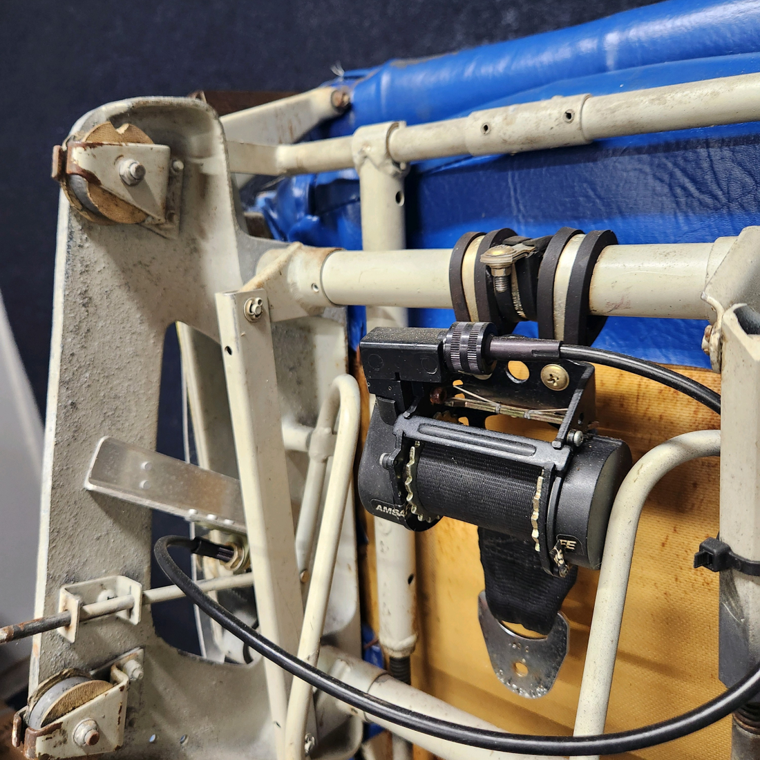 Used aircraft parts for sale, 0514142-1 cessna 172N Infinite Adjust Pilot Front Seat Assembly