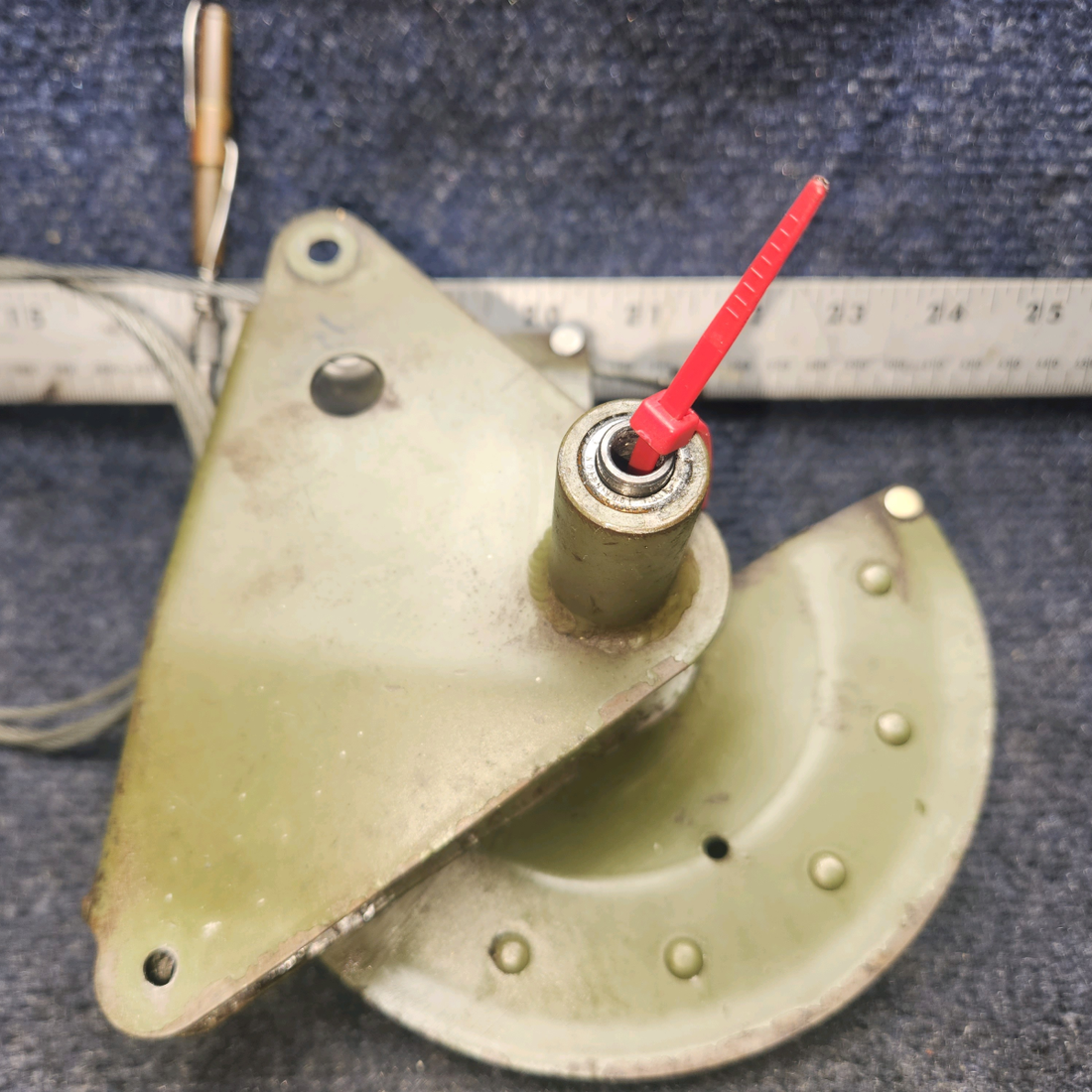 Used aircraft parts for sale, 0760612-1 CESSNA 172K FLAP DRIVE PULLEY ASSEMBLY RH