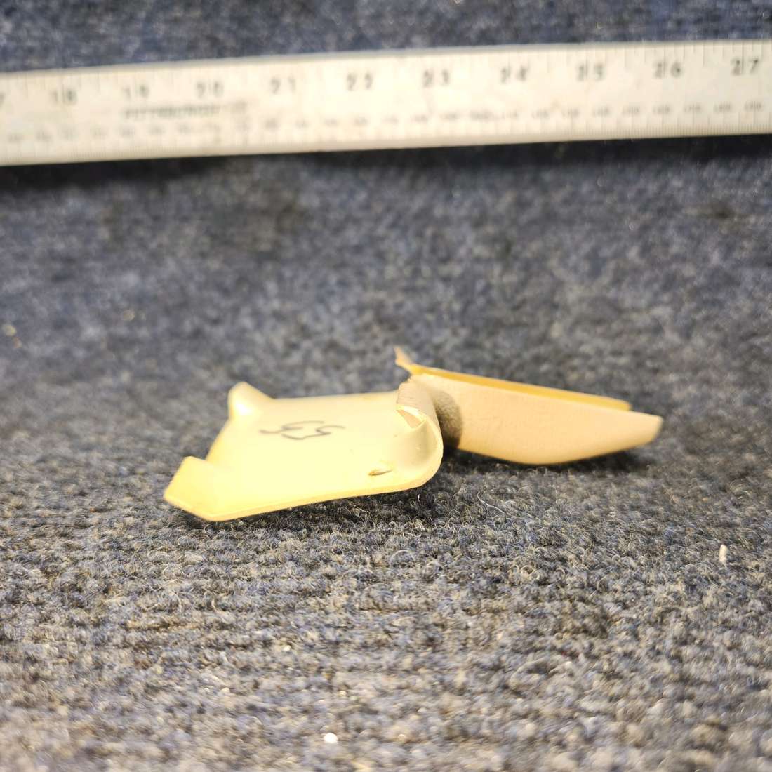 Used aircraft parts for sale, 67556-000 Piper PA28-140 WINDSHIELD TRIM STRIPDOWN STRIP