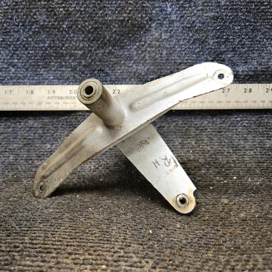 Used aircraft parts for sale, 0523535 Cessna 172E Flap Bellcrank Assy LH