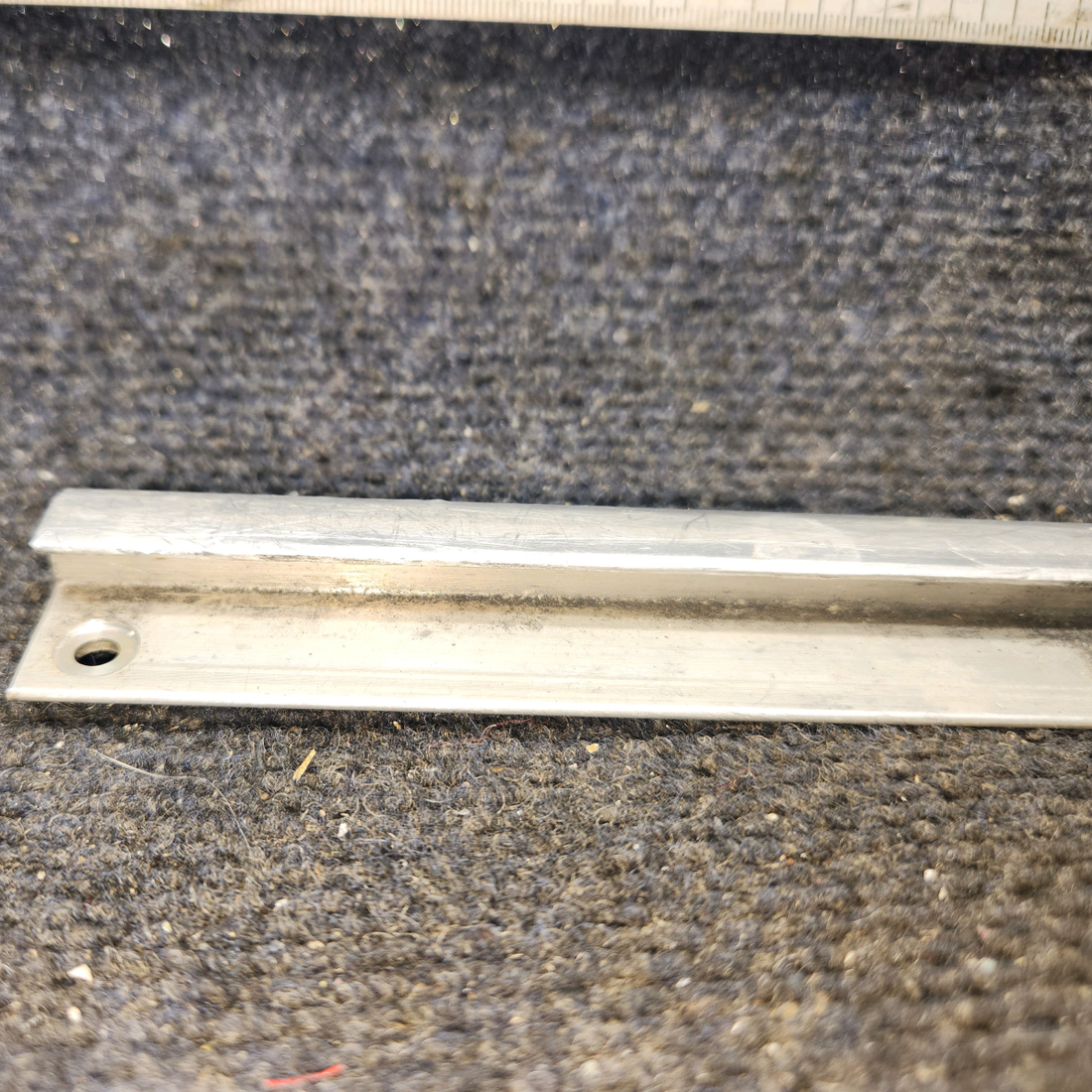 Used aircraft parts for sale, 0410219-2 cessna 150G Inboard Seat Rail Assembly