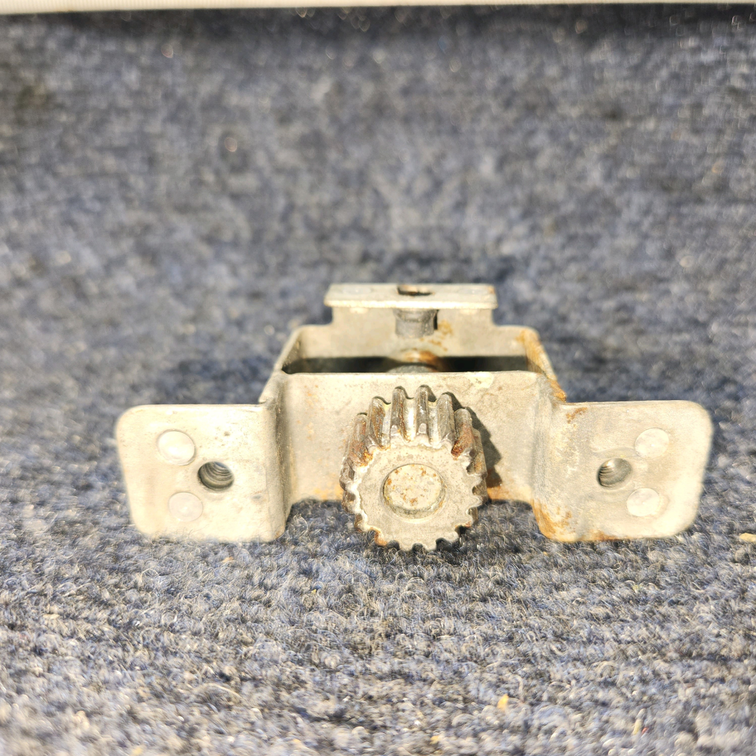 Used aircraft parts for sale, 0412066-2 Cessna C-150J Rotary Door Clutch Latch Assembly RH