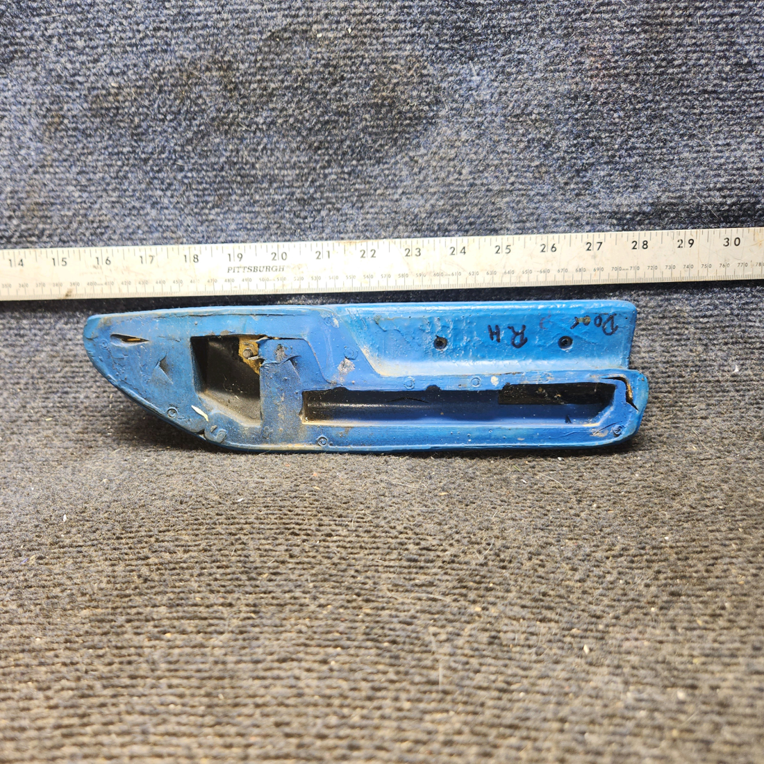 Used aircraft parts for sale, 0717011-28 cessna 172N Armrest Assembly – RH