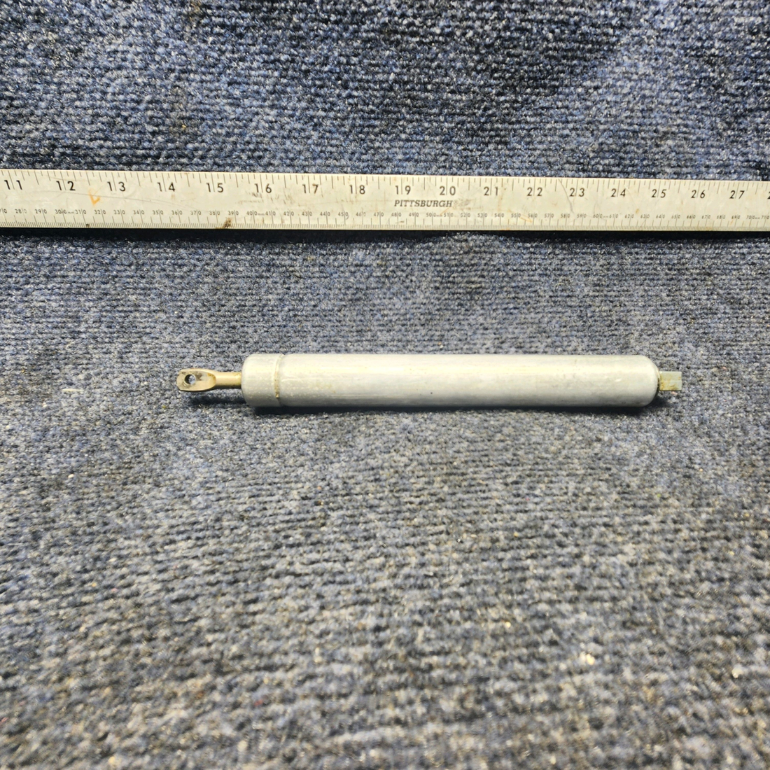 Used aircraft parts for sale, 10650 CESSNA 172K FLAP ACTUATOR CYLINDER ASSEMBLY