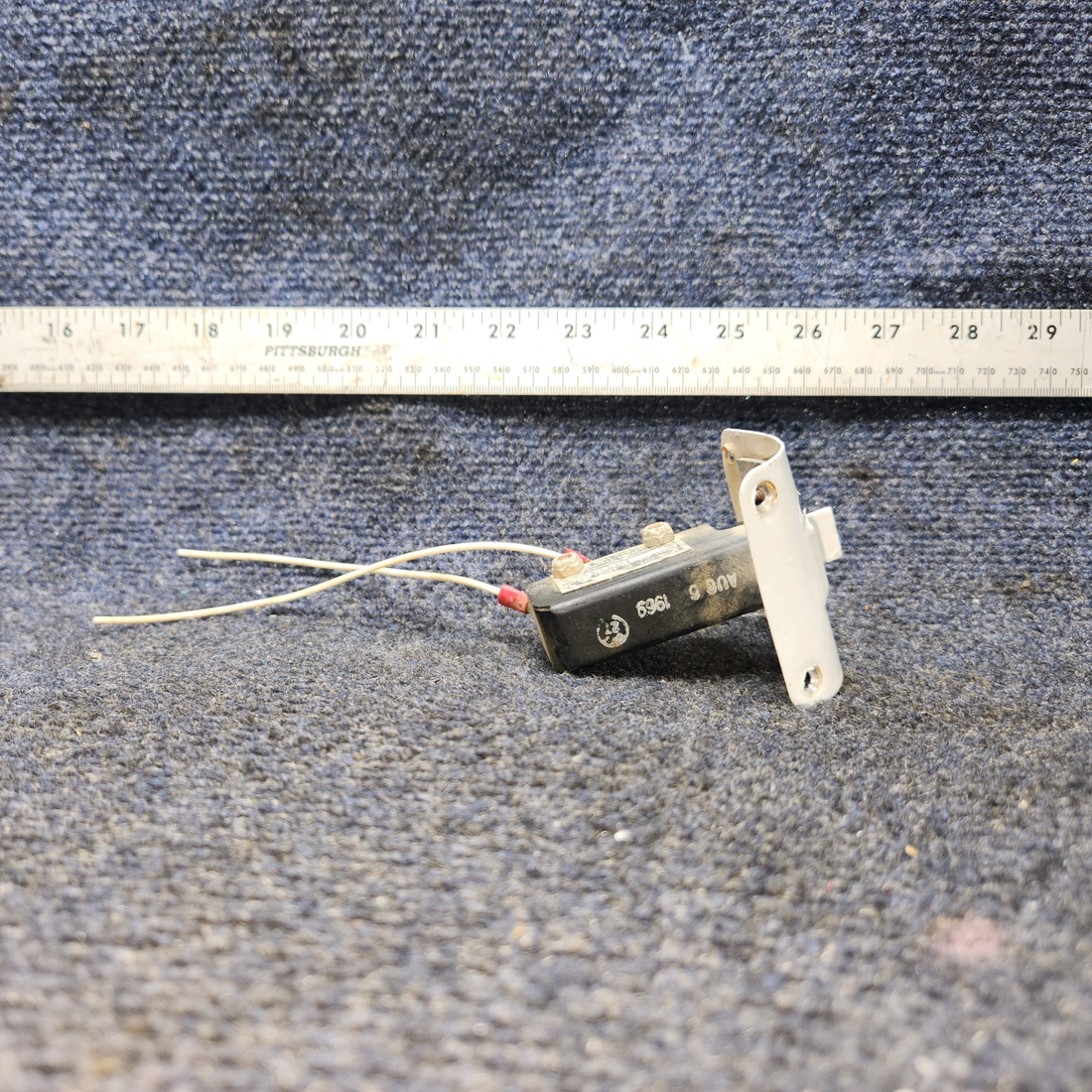 Used aircraft parts for sale, C-52207-4 Safe Flight Piper PA28-140 Safe Flight Lift Detector