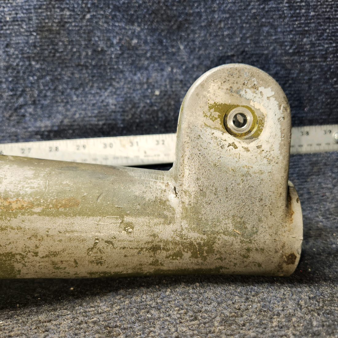 Used aircraft parts for sale, 65319-004 Piper PA-28-140 Main Gear Cylinder