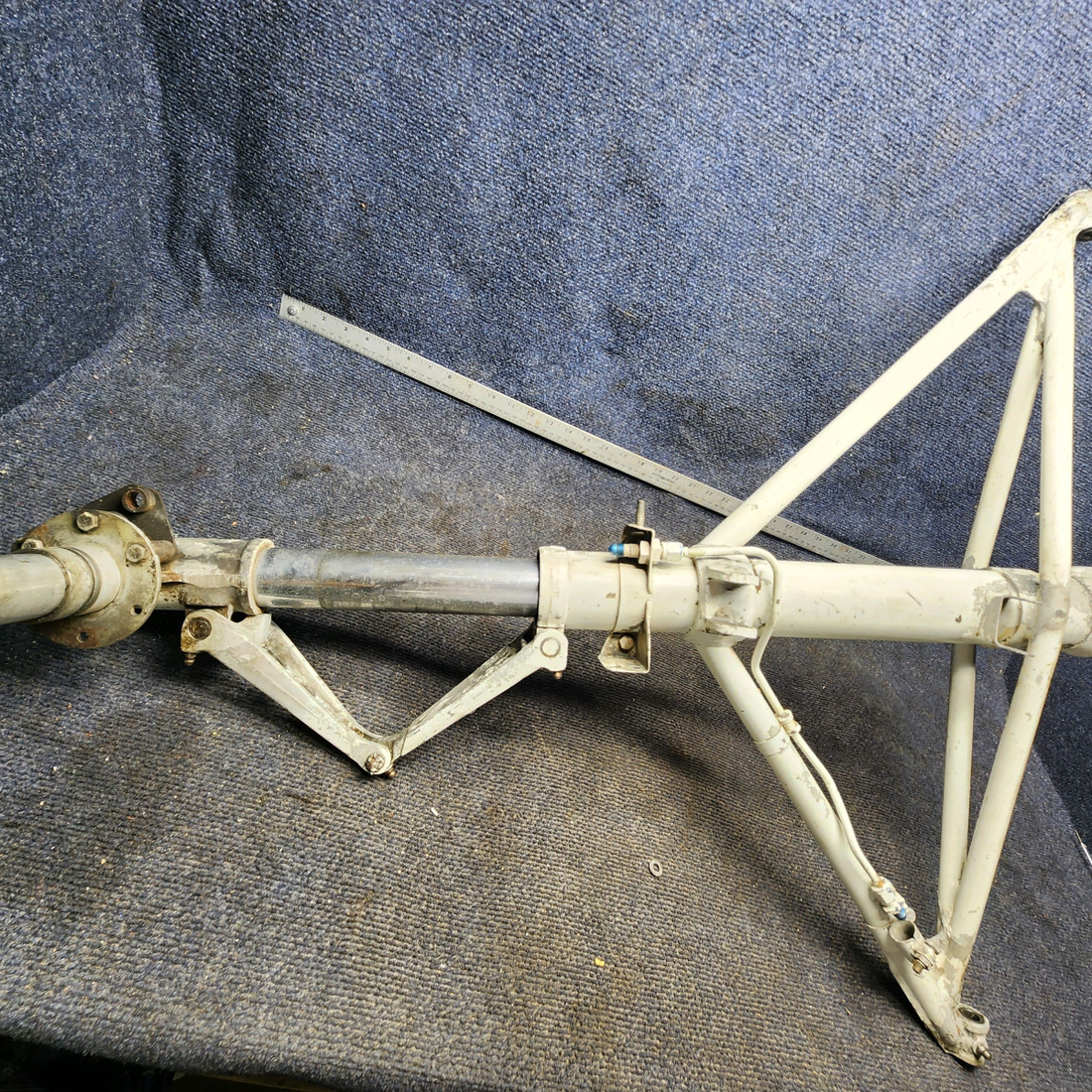 Used aircraft parts for sale, 33-810000-1 Beechcraft 35-33 Main Landing Gear - LH