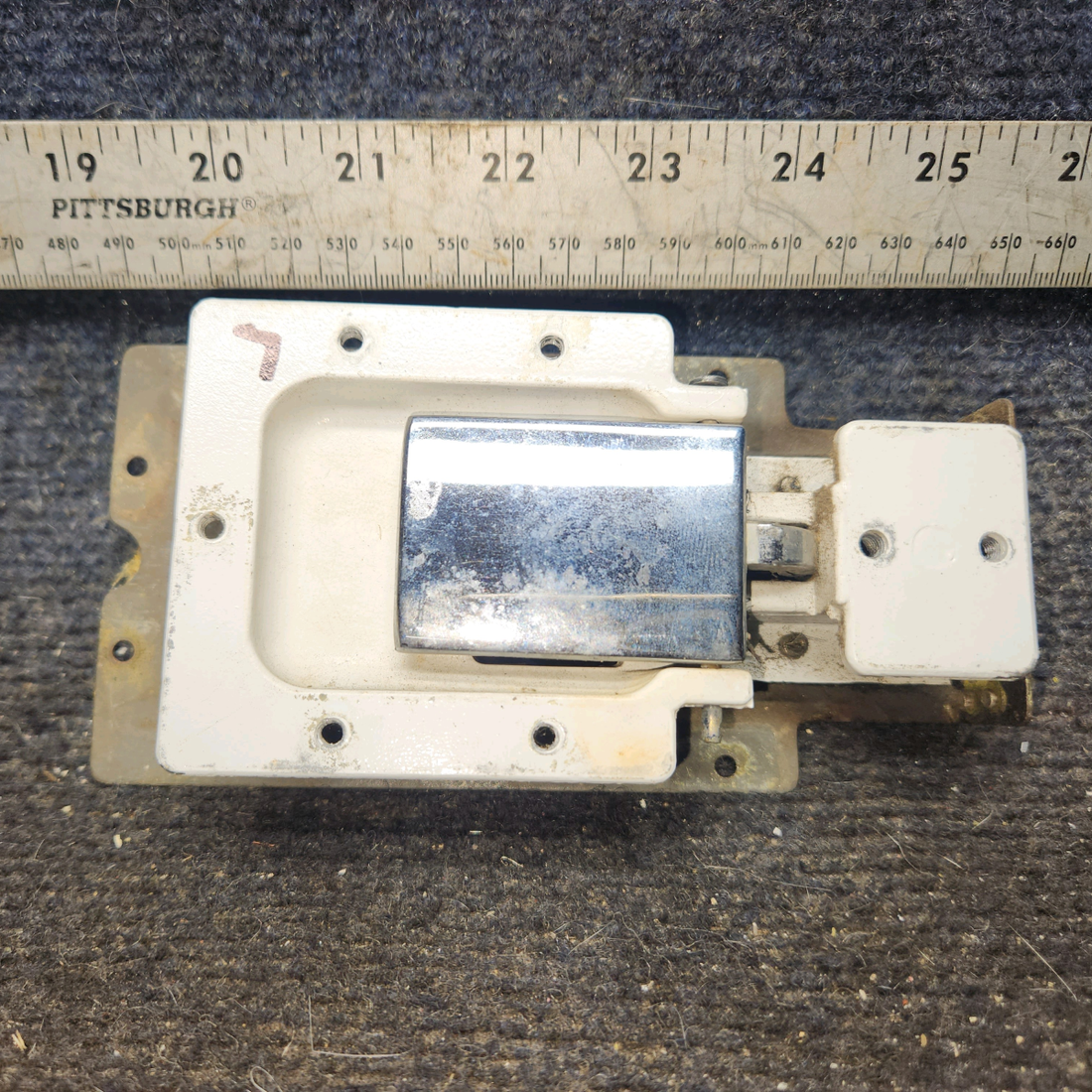 Used aircraft parts for sale, 0517012-3 cessna 172N Latch Assembly - Cabin Door LH