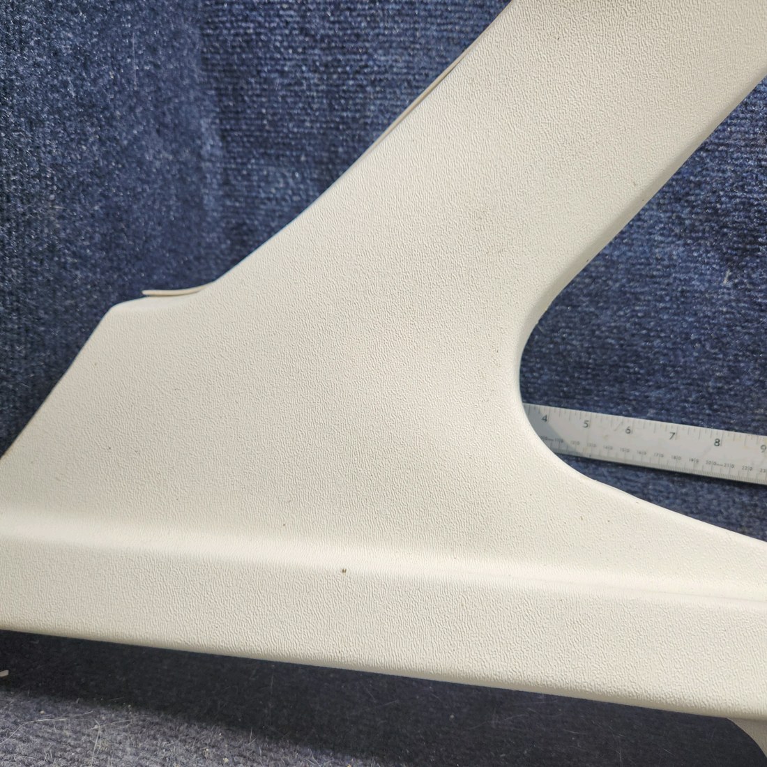 Used aircraft parts for sale, 0515W-3 cessna 172N Window Moulding - LH