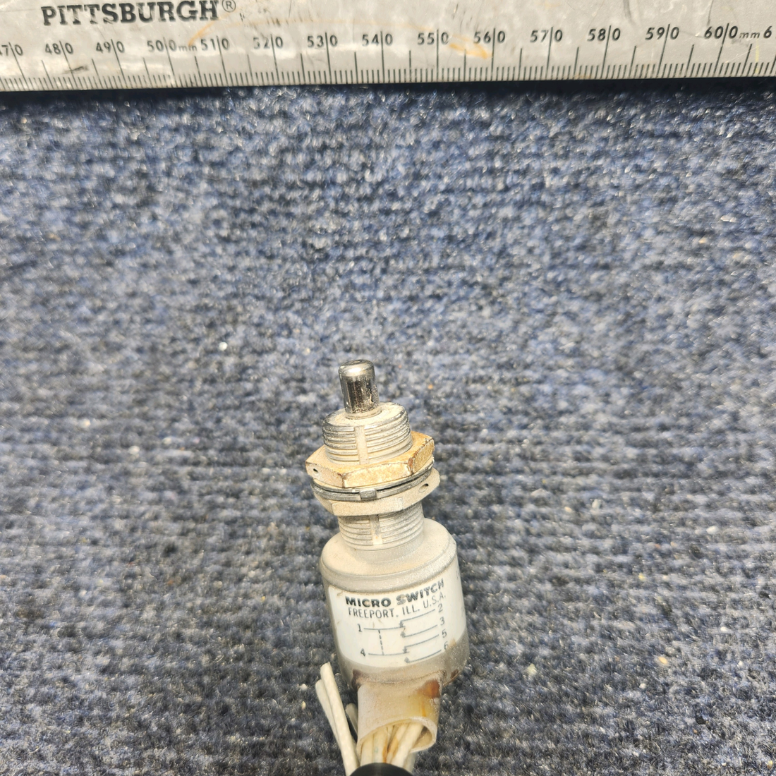 Used aircraft parts for sale, 1CH25 Beechcraft F33A LANDING GEAR LIMIT SWITCH (14-28V)