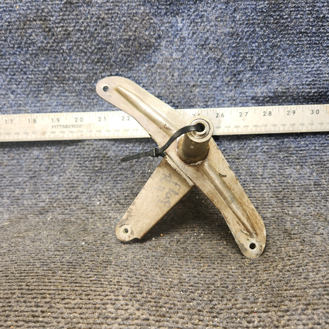 Used aircraft parts for sale, 0523535-1 Cessna 172 Bellcrank Assembly, Right Flap