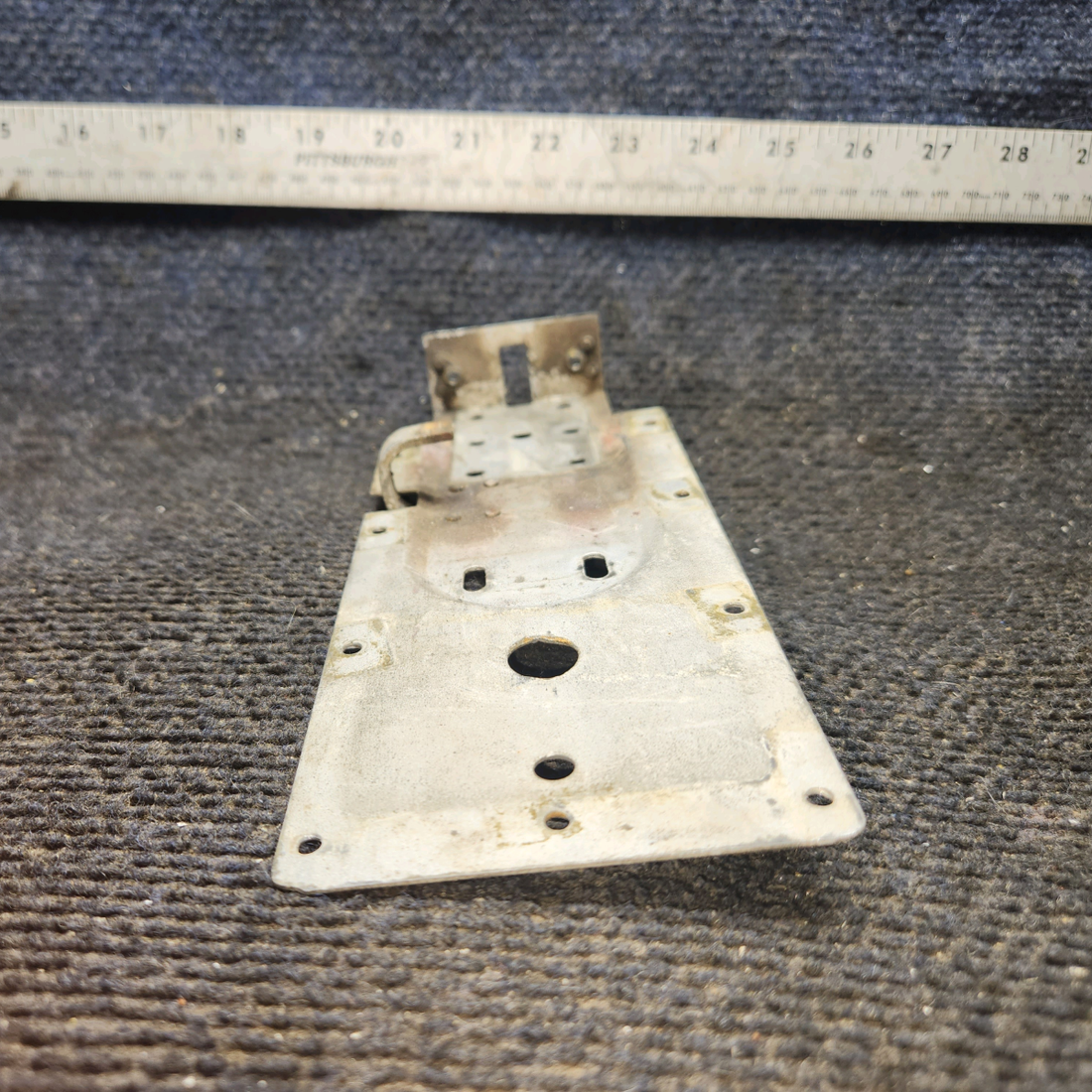 Used aircraft parts for sale, 0413388-1 cessna 150G Mounting Plate Assembly