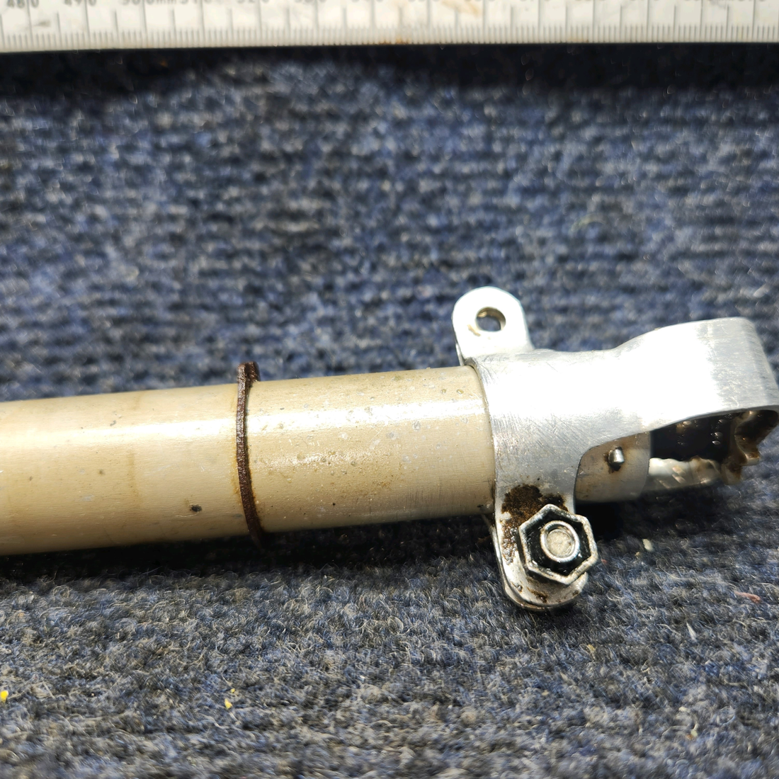 Used aircraft parts for sale, 1260074-1 CESSNA 172K ELEVATOR TRIM TAB ACTUATOR WITH BRACKETS