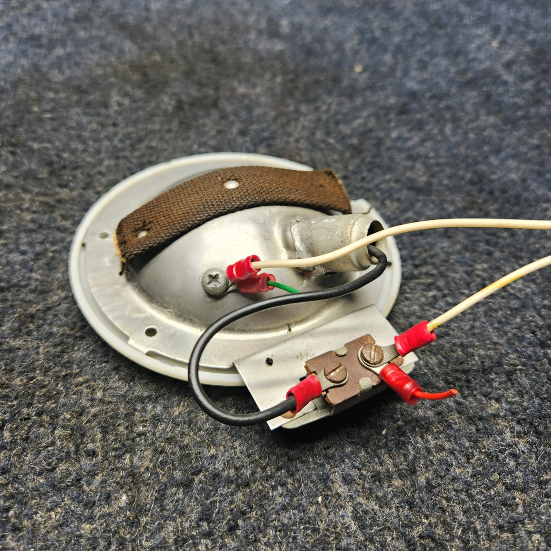 Used aircraft parts for sale, 66632-000 PIPER PA28-140 REFLECTOR DOME LIGHT ASSY (VOLTS: 14)