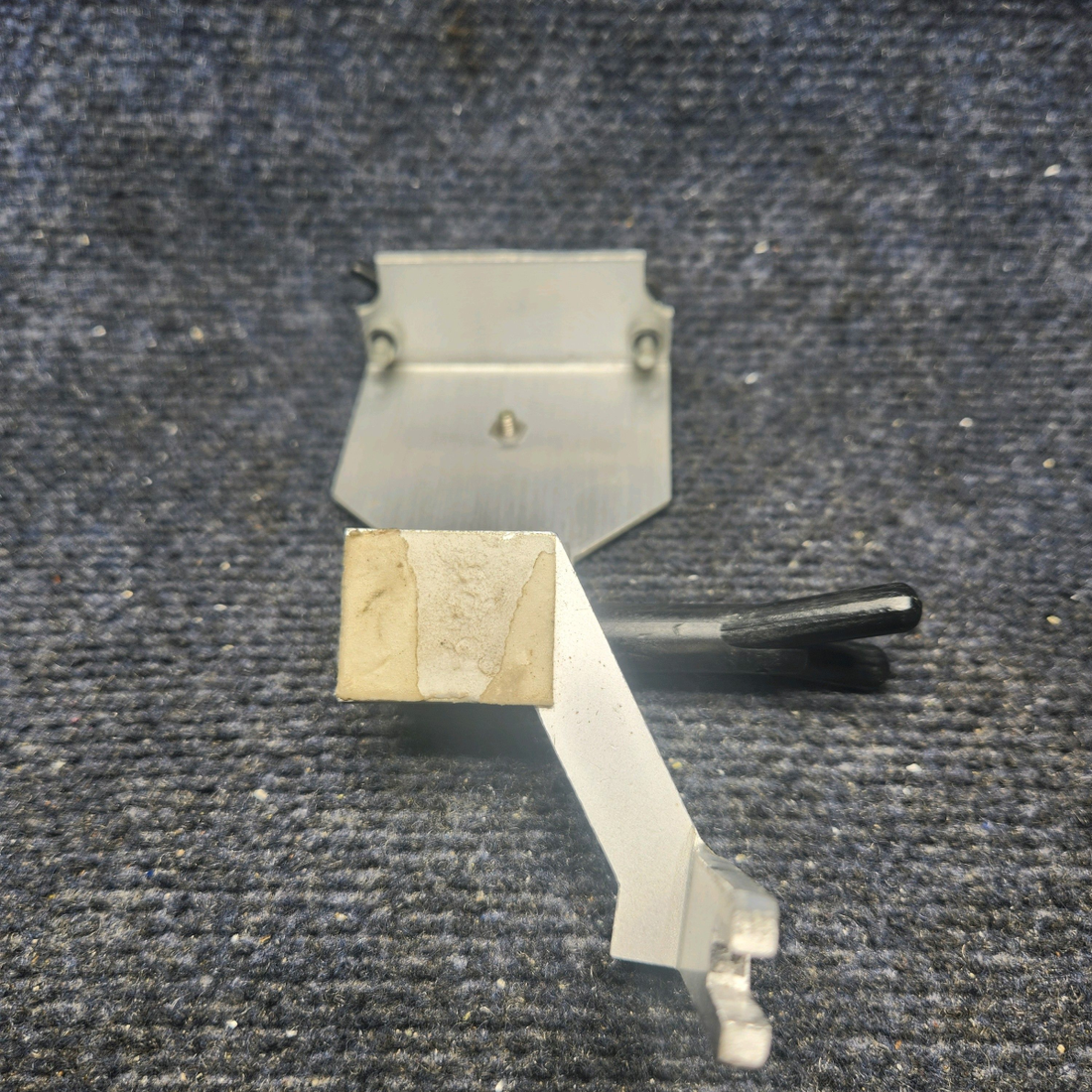 Used aircraft parts for sale, Autel Quick Clamp Beechcraft F33A BEECHCRAFT AUTEL QUICK CLAMP NAVIGATION AID MOUNTING SYSTEM