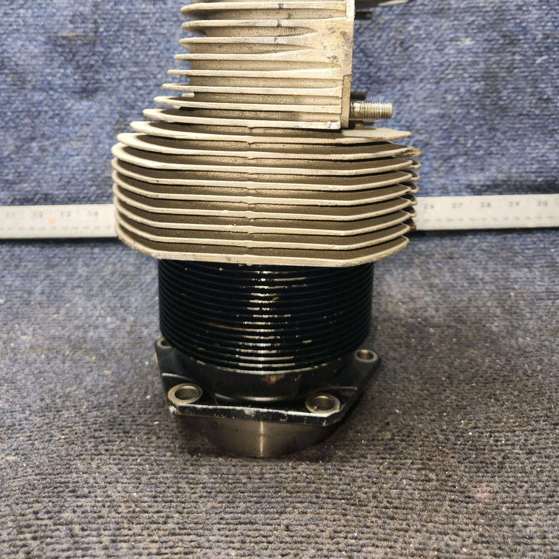 Used aircraft parts for sale, SA10200-A1 Superior O-300 Cessna 172 Cylinder with Valves and Springs