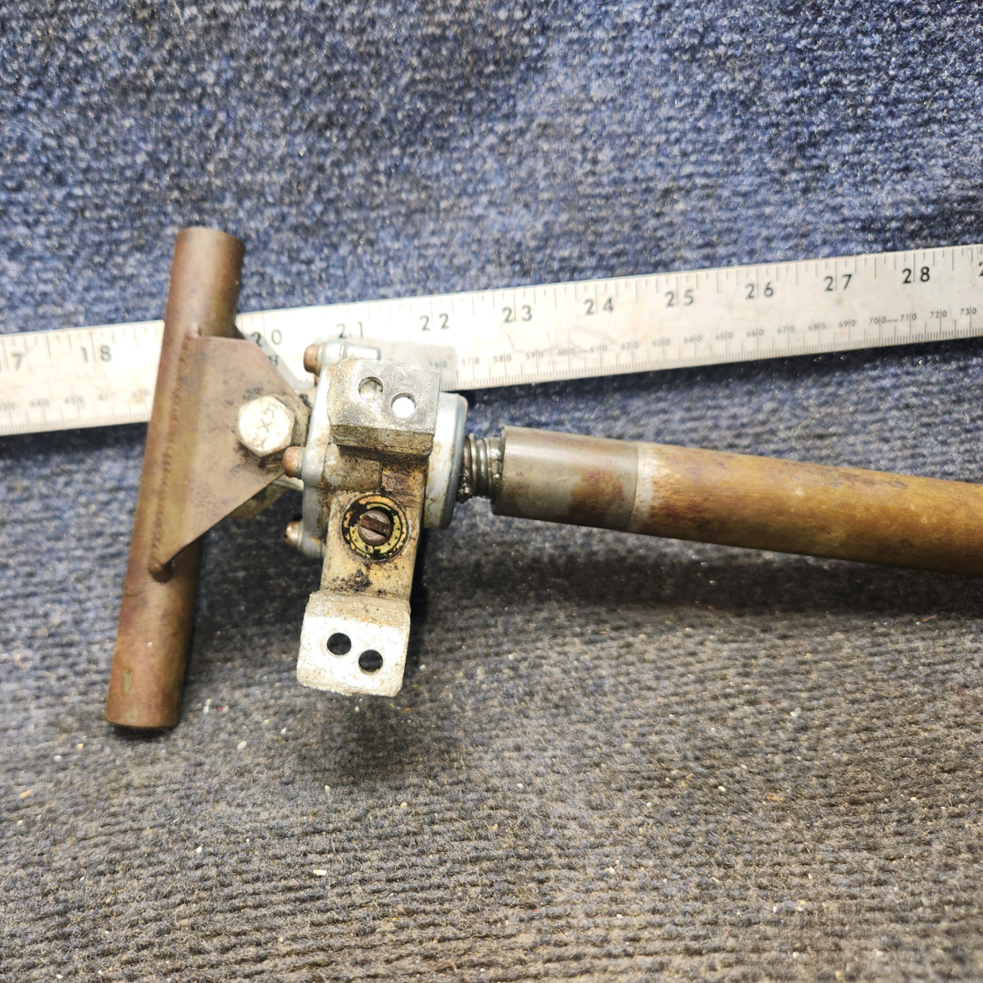 Used aircraft parts for sale, C301002-0301 Cessna 172F Flap Actuator