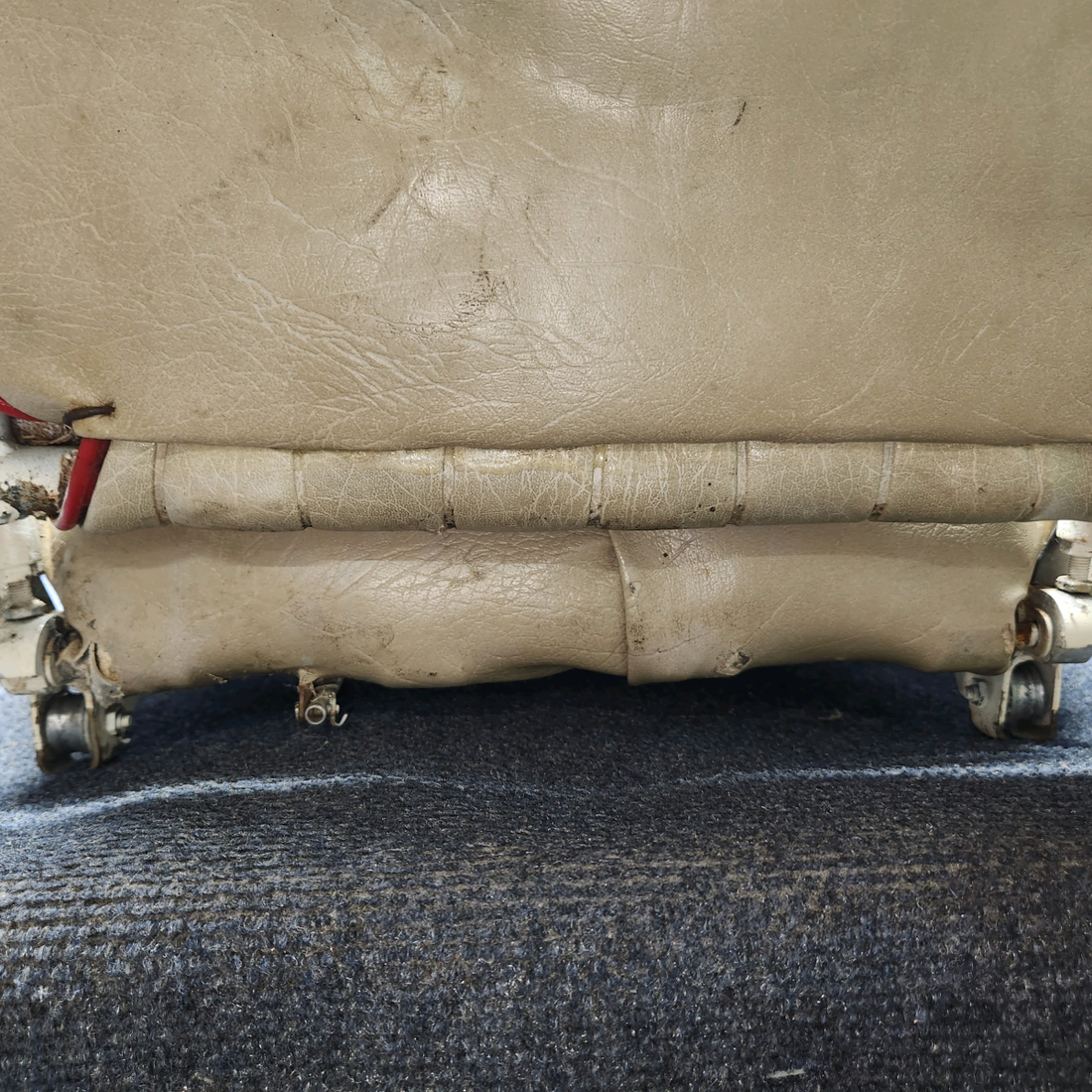 Used aircraft parts for sale, 0400118-90 Cessna C-150J Co-Pilot Right Seat Assy