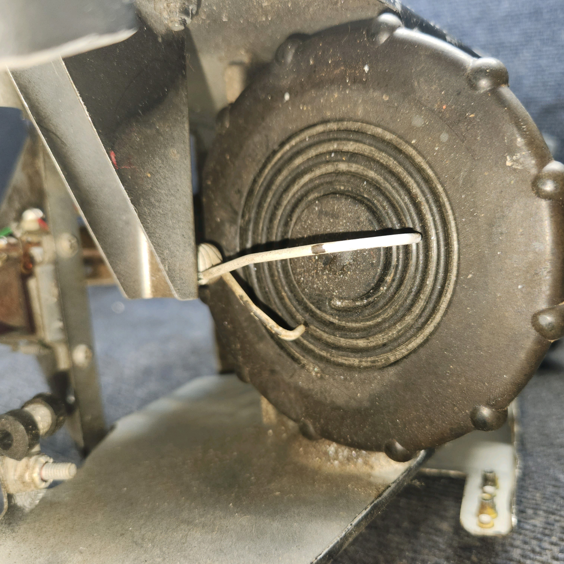 Used aircraft parts for sale, 0713640-200 Cessna 182G Console Structure Assembly