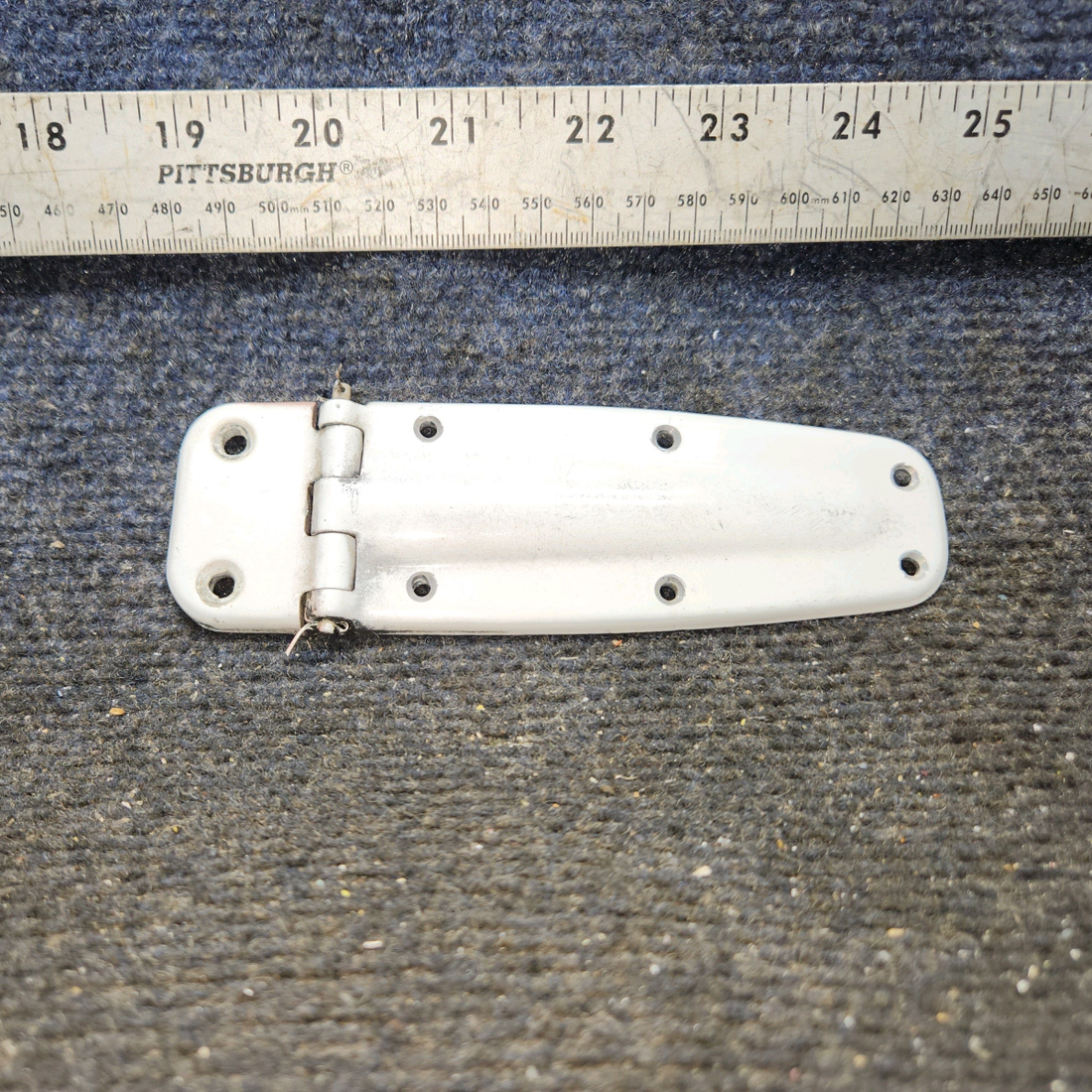 Used aircraft parts for sale, 0413426-4 cessna 150G Hinge Assembly – LH Lower & RH Upper
