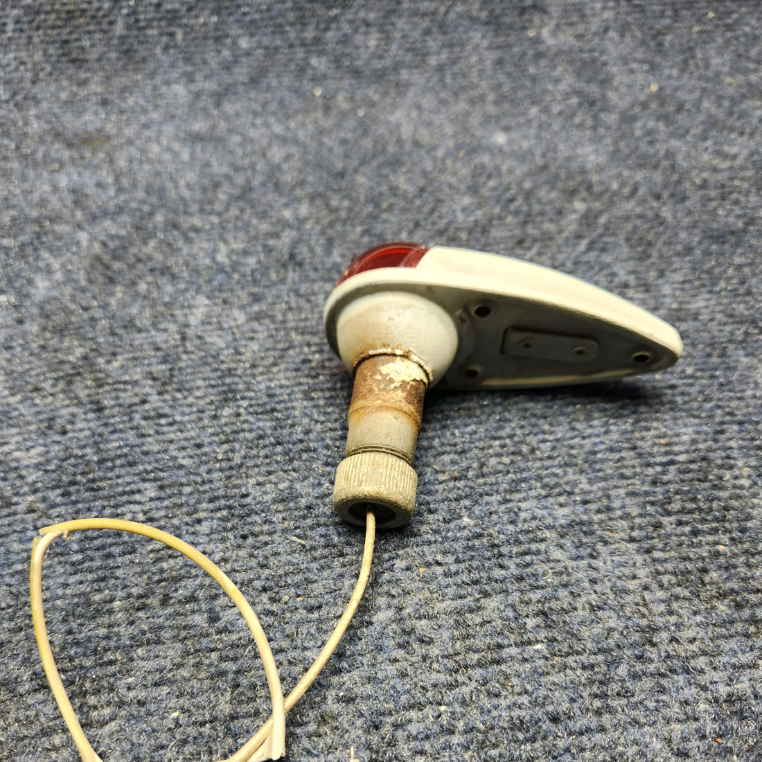 Used aircraft parts for sale, C622001-0201 Cessna Year 1982 172RG NAVIGATION LIGHT ASSEMBLY RH W/ LENS (12V)
