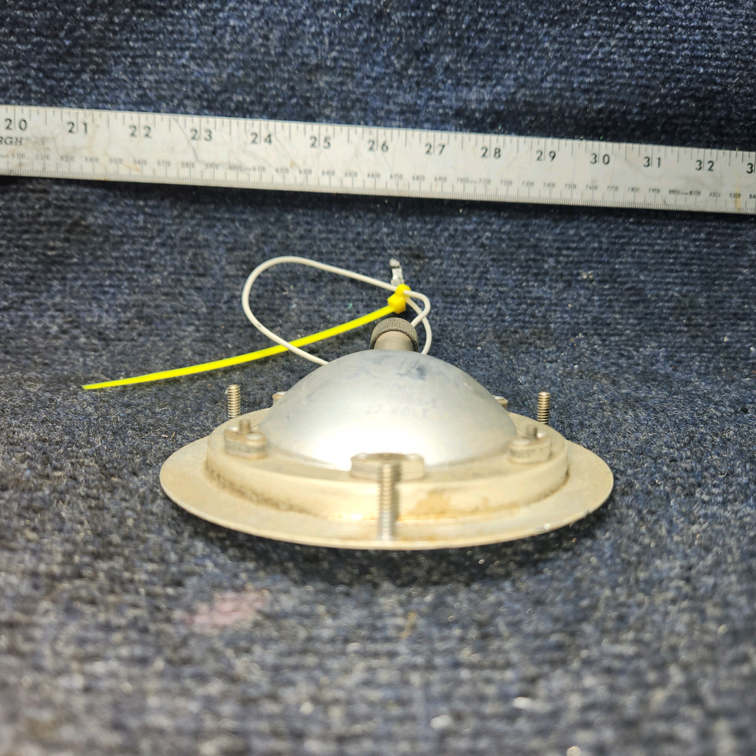 Used aircraft parts for sale, 572-582 Piper PA28-140 Panel Light Assembly (Volts: 14)