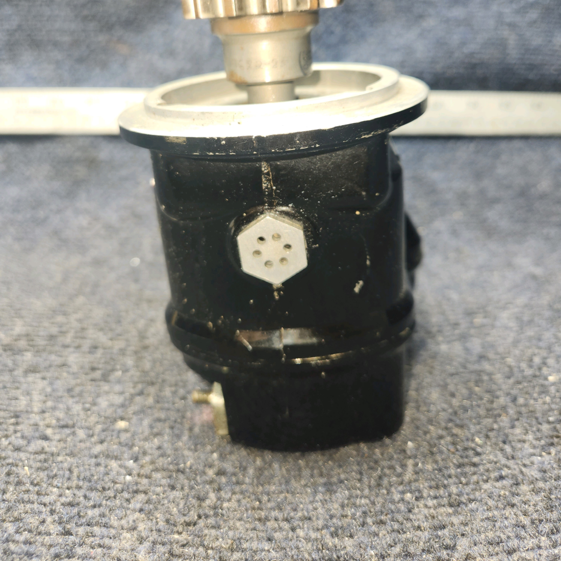 Used aircraft parts for sale, 4370 Lycoming O-320 PIPER PA28-140 Champion Slick Magneto Whit Gear