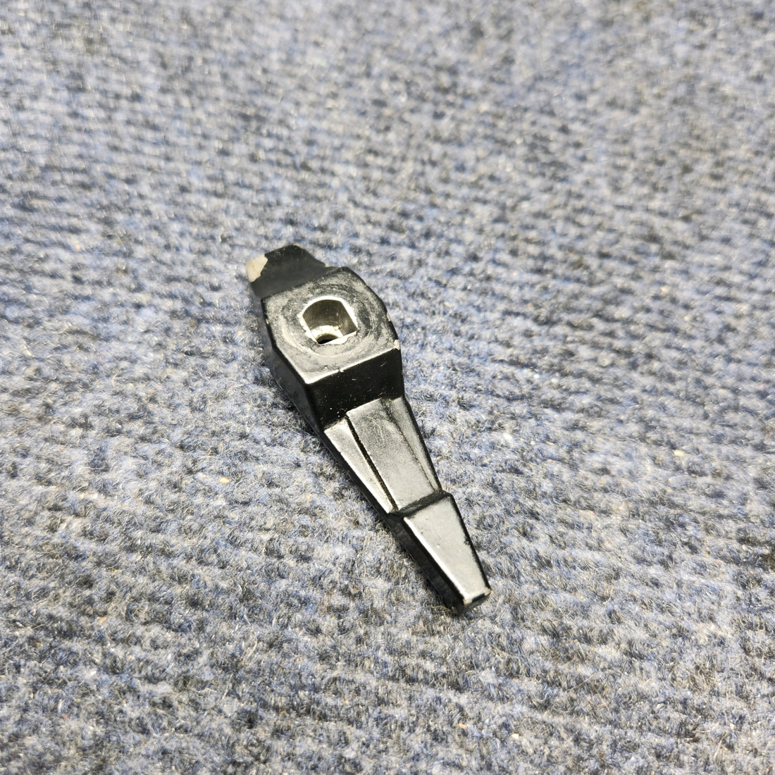 Used aircraft parts for sale, 0716623-2 CESSNA C172RG FUEL SELECTOR VALVE HANDLE ASSEMBLY