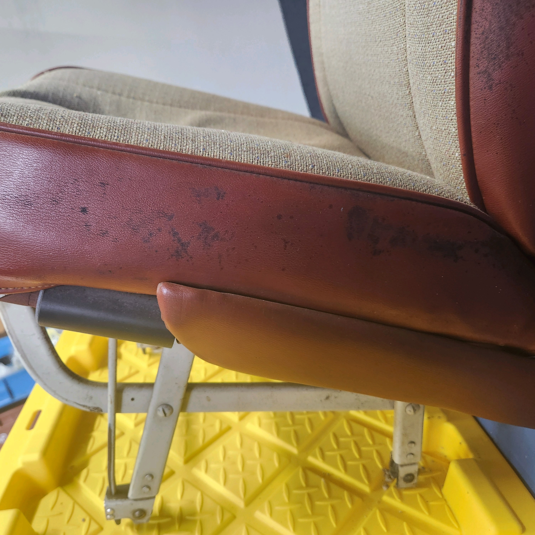 Used aircraft parts for sale, 051411-1 CESSNA C172RG CO-PILOT & PILOT SEAT ASSEMBLY