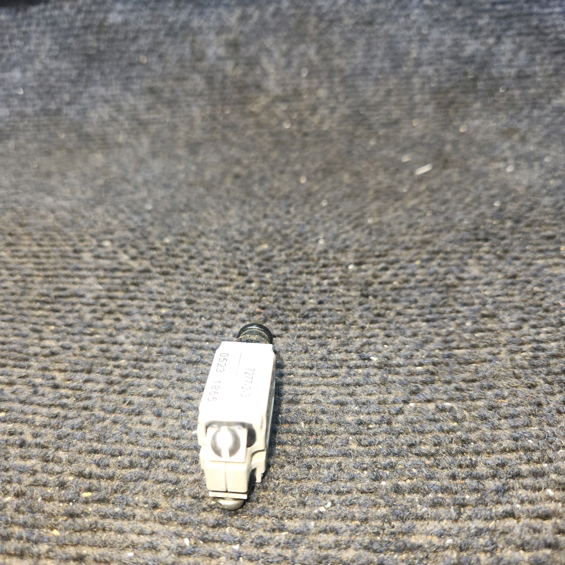 Used aircraft parts for sale, 7277-2-3 Klixon 7277-2 Cessna 172E Circuit Breaker, 3 AMP