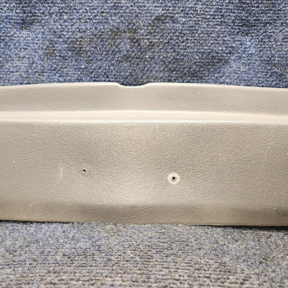 Used aircraft parts for sale, 2415014-7 Cessna 172RG MOLDING REAR WINDOW LOWER