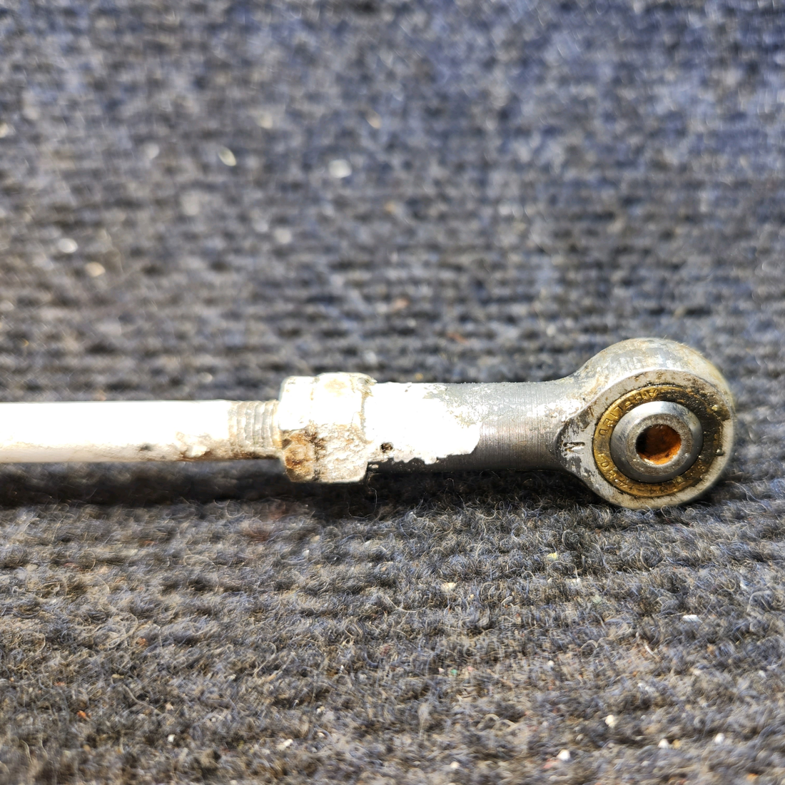 Used aircraft parts for sale, 0523218-2 Cessna 172 Aileron Push Pull Rod Assembly