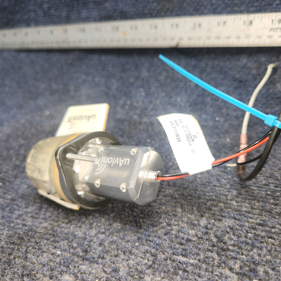 Used aircraft parts for sale, UAV-1002183-001 uAvioni TailBeacon Piper PA28-140 LED TAILBEACON WAAS, GPS, ADS-B LIGHT (14, 28V)