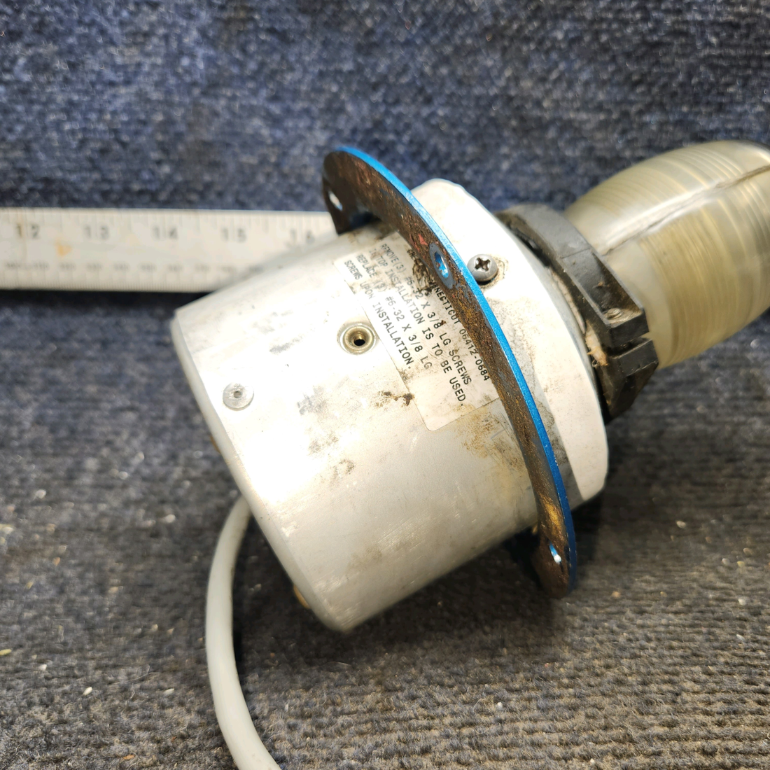 Used aircraft parts for sale, 01-0770029 Whelen HRCFA-14/28 cessna 150G Self-Contained Strobe Beacon