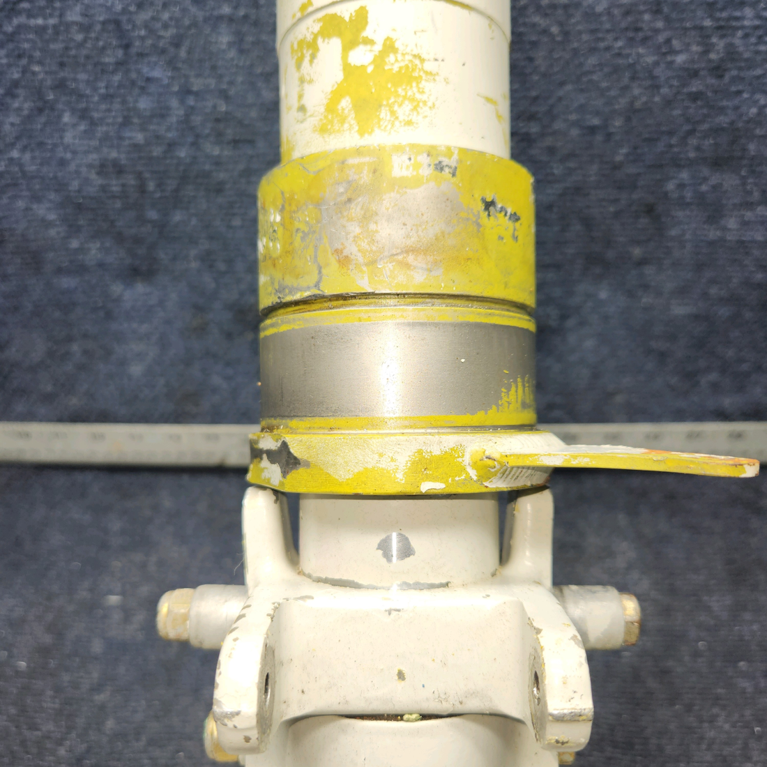 Used aircraft parts for sale, 0442504-3 Cessna C-150J Strut Assy Nose Gear