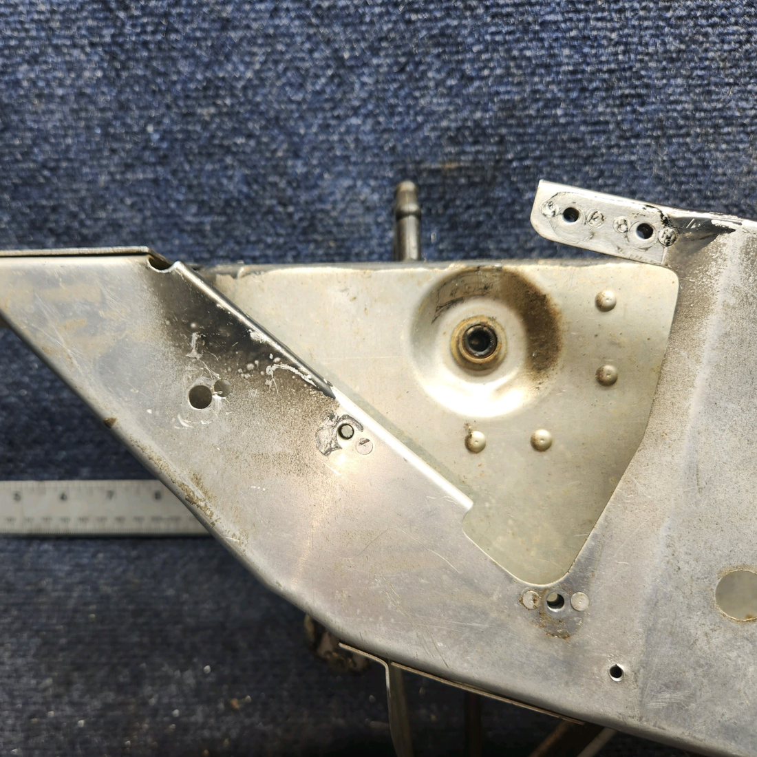 Used aircraft parts for sale, 0713640-200 Cessna 182G Console Structure Assembly