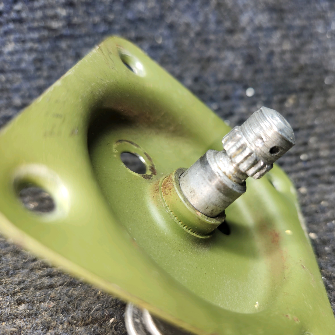 Used aircraft parts for sale, 0413195-3, 0511227-7 Cessna 172E Cabin Door Handle Plate Assembly with Shaft