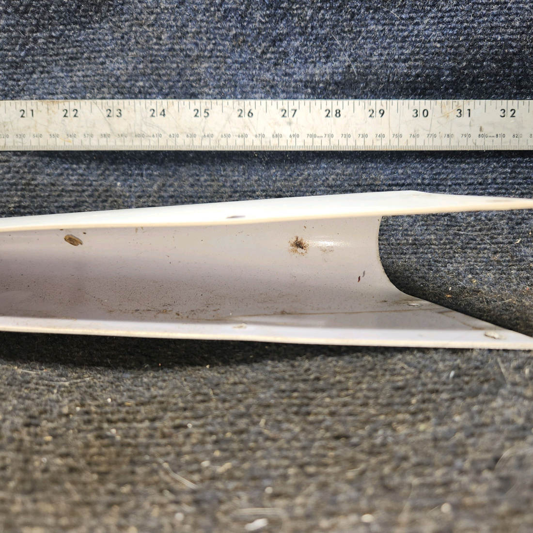 Used aircraft parts for sale, 0531006-112 cessna 172N Rudder Tip