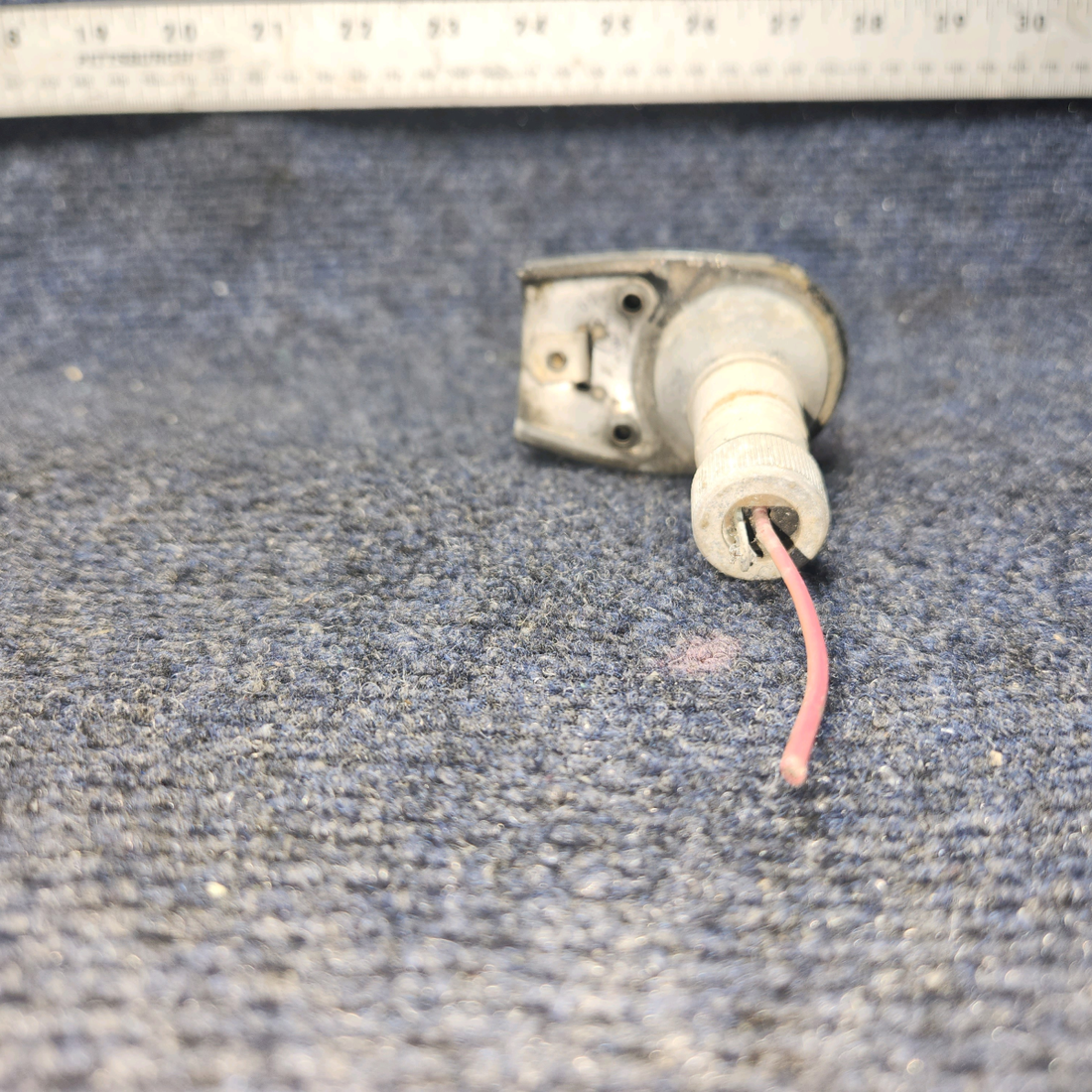 Used aircraft parts for sale, 30-0009-35 American Gruman A1A CRIMES WING POS LIGHT 12 VOLTS