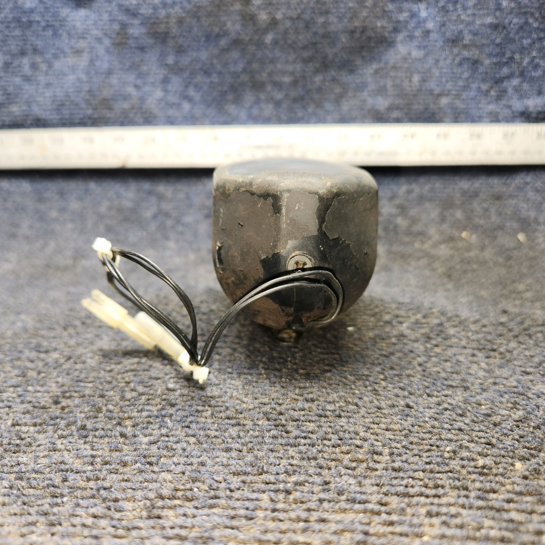 Used aircraft parts for sale, C6605O1-0102 Cessna 172RG Cessna Compas Botton Mount