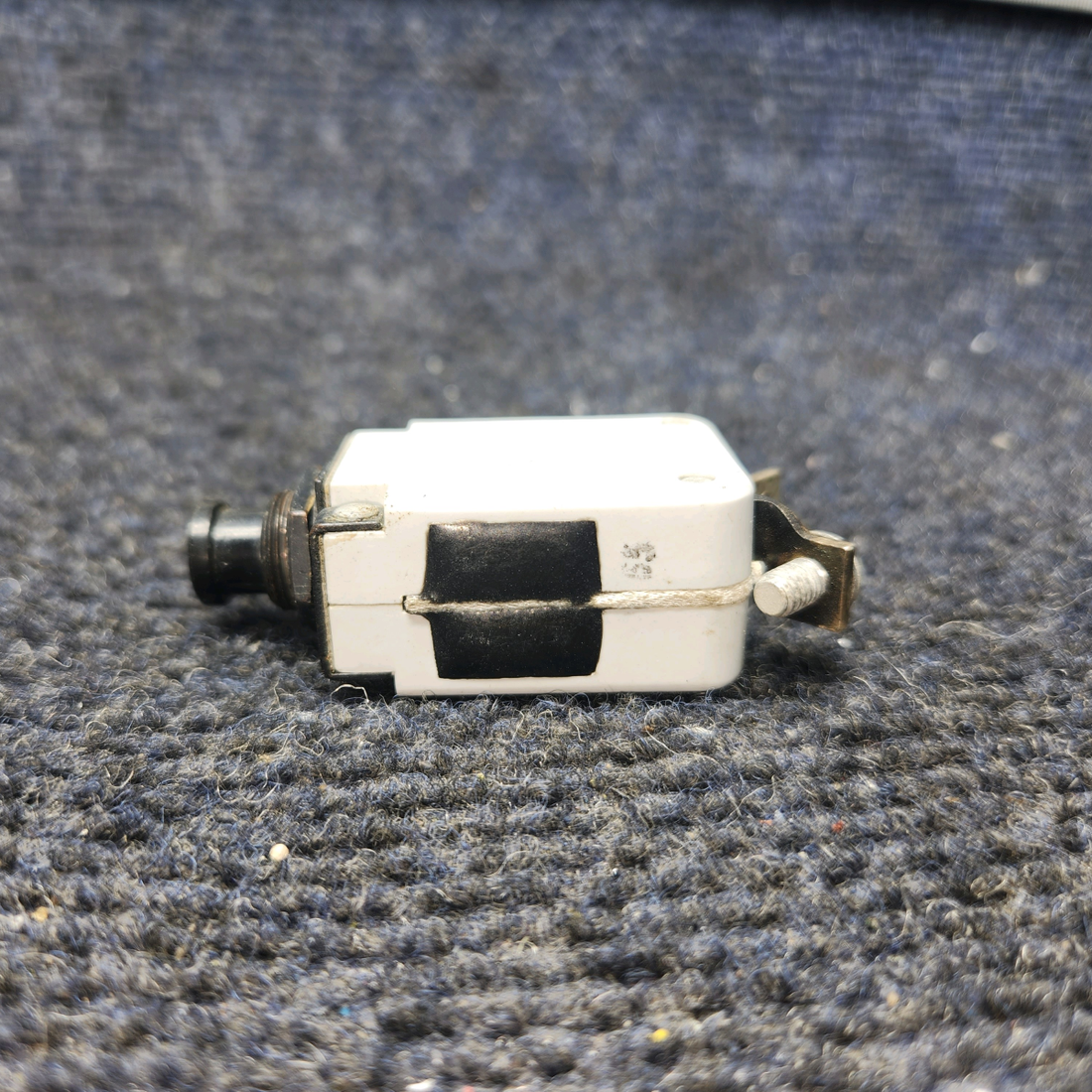 Used aircraft parts for sale, 105-250-101 Wood Electric BEECHCRAFT 95-55B Push-Button Circuit Breaker