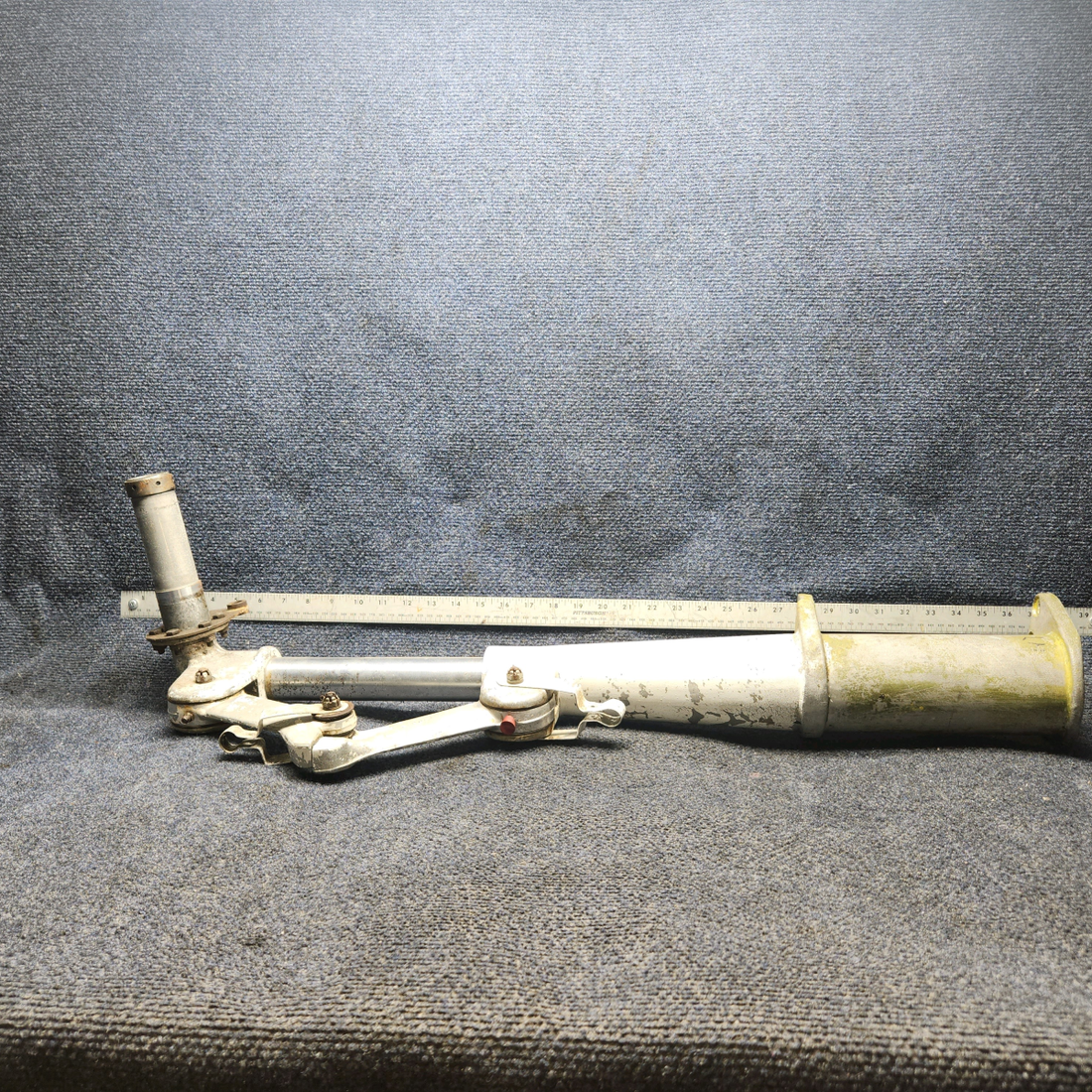 Used aircraft parts for sale, 35644-902 PIPER PA28-140 Main Landing Gear Assy -  LH