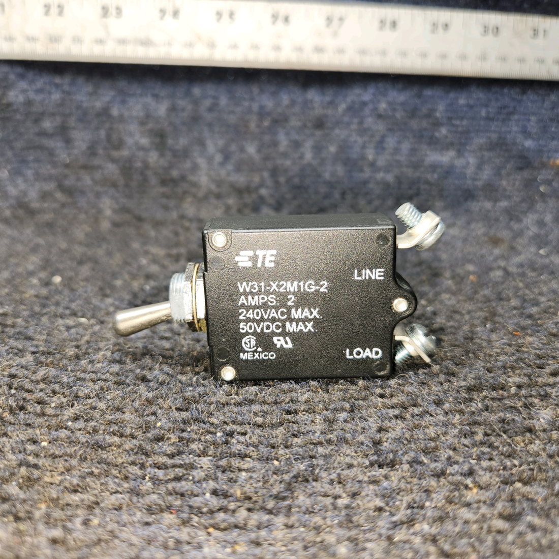 Used aircraft parts for sale, W31X2M1G2 Tyco Electronics W31 Series PIPER PA-24-250 Circuit  Breaker 2 AMPS