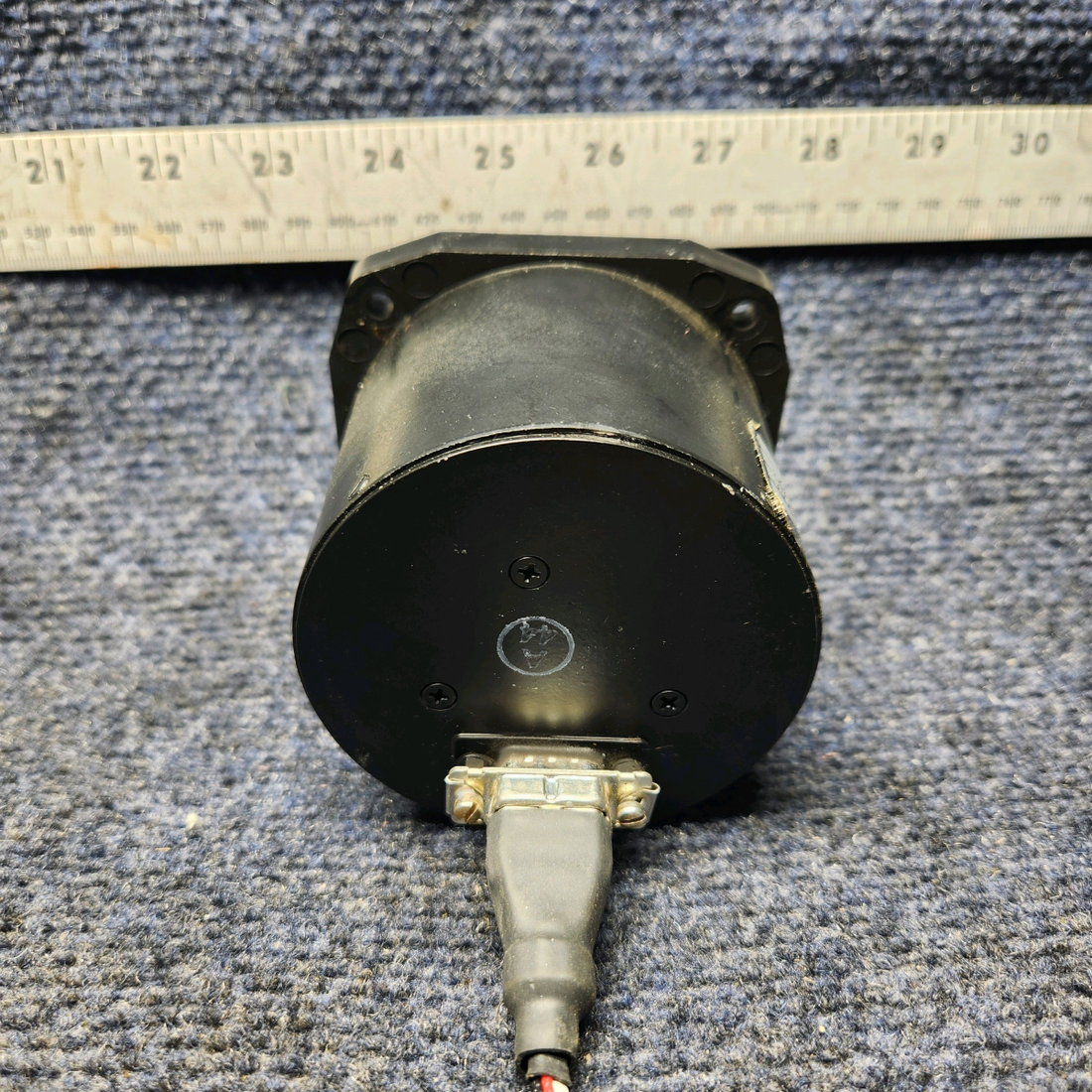 Used aircraft parts for sale, T19-801-112 CESSNA 172K UMA INSTRUMENTS 0-3500 RPM TACHOMETER (3-1/8 INCH),W/ CONNECTOR.