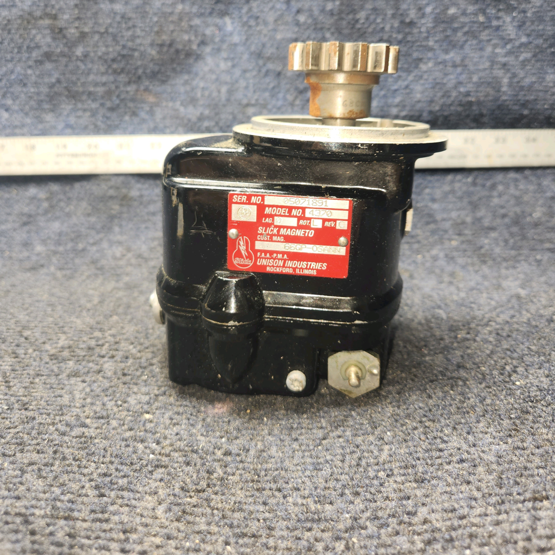 Used aircraft parts for sale, 4370 Lycoming O-320 PIPER PA28-140 Champion Slick Magneto Whit Gear