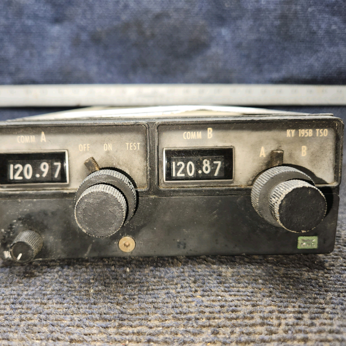 Used aircraft parts for sale, 069-1021-00 King KY-195B Cessna 172F Dual Comm Transceiver